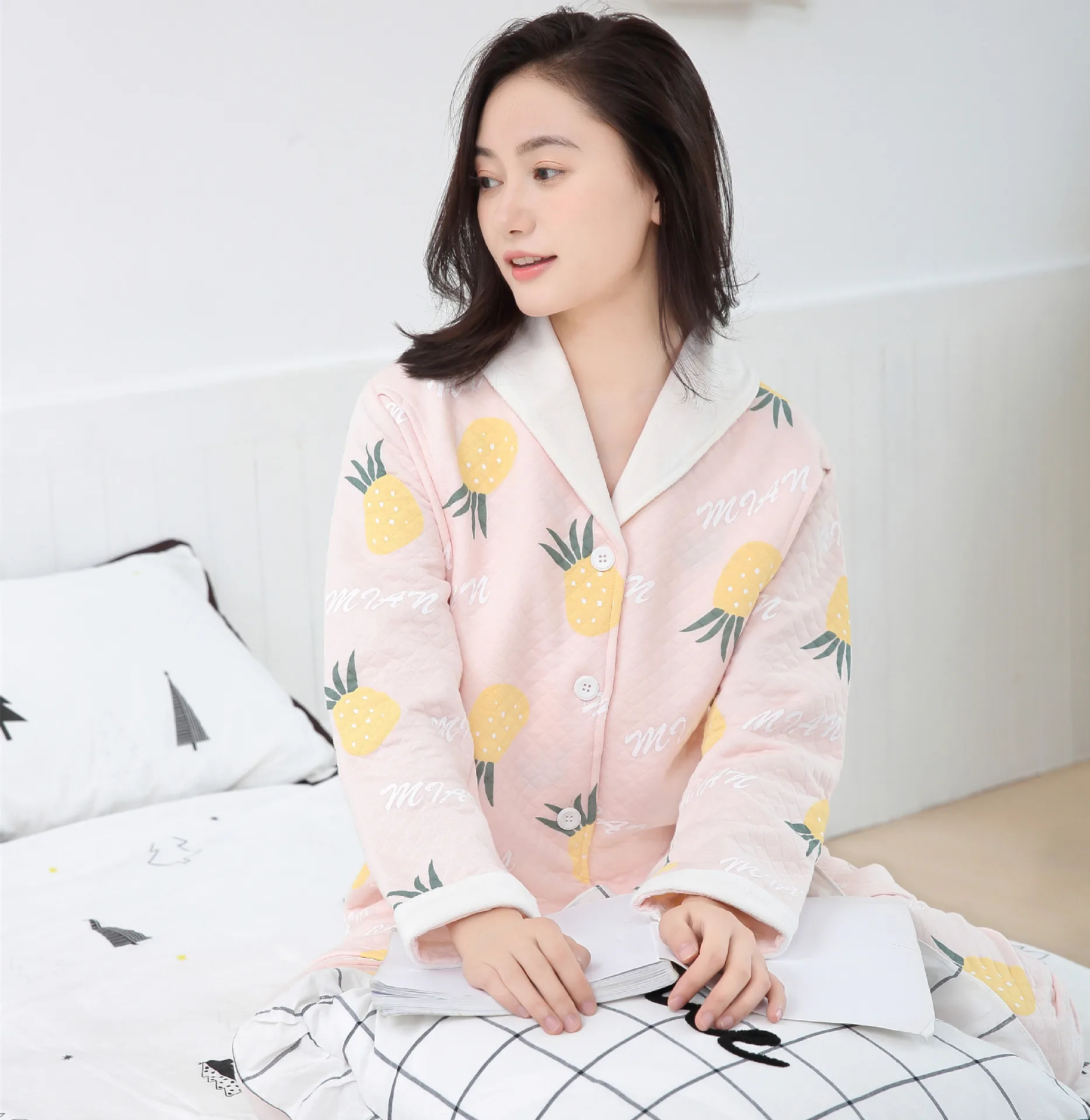Autumn and winter pregnant women cotton padded pajamas breastfeeding suit pregnant women V-neck clothing maternity dress