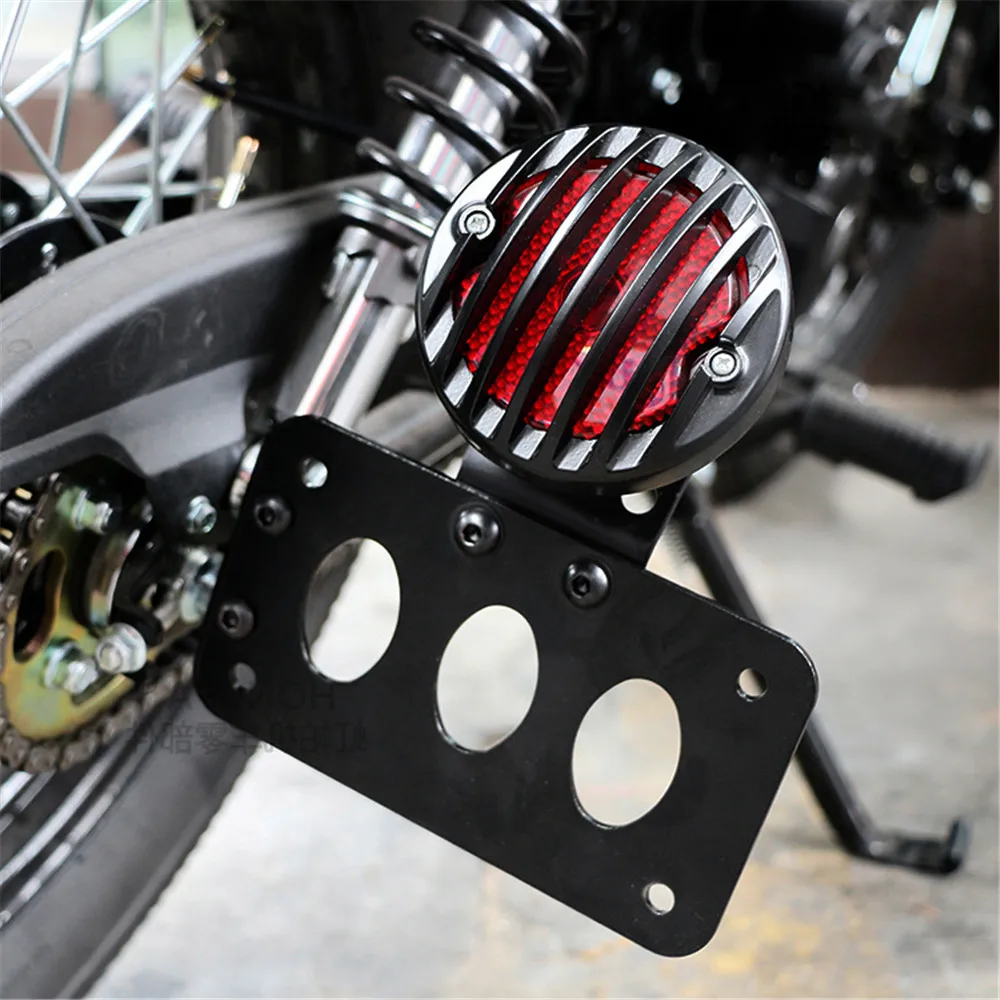 

Universal Black Motorbike Side Mount Tail Light License Plate Bracket Tail Lamp for Harley Bobber Chopper Invader Stylish
