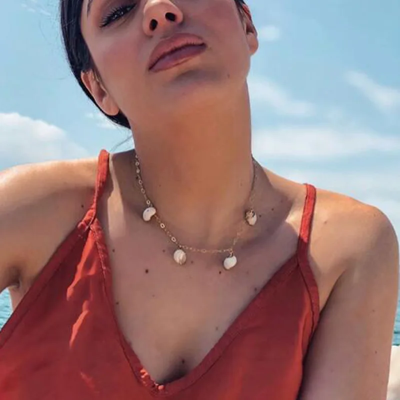 

Vintage Natural Conch Pendant Choker Necklace for Women Clavicle Chain Gold Color 2019 Fashion Jewelry Short Necklace Female