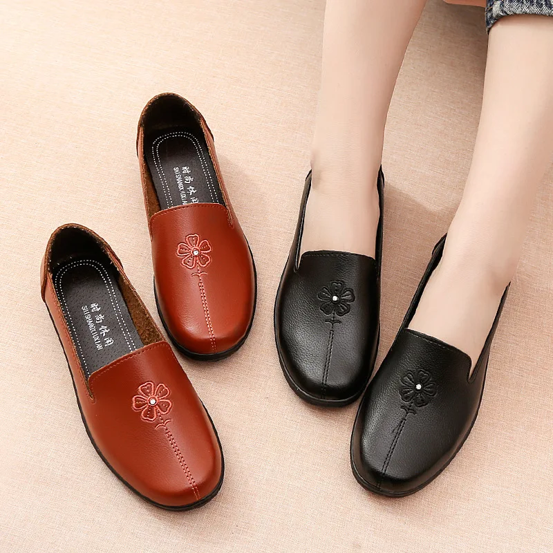 2024 Spring Autumn Women Leather Casual Flat Shoes Women's Loafers Soft Round Toe Slip On Shoes Mother single Shoes