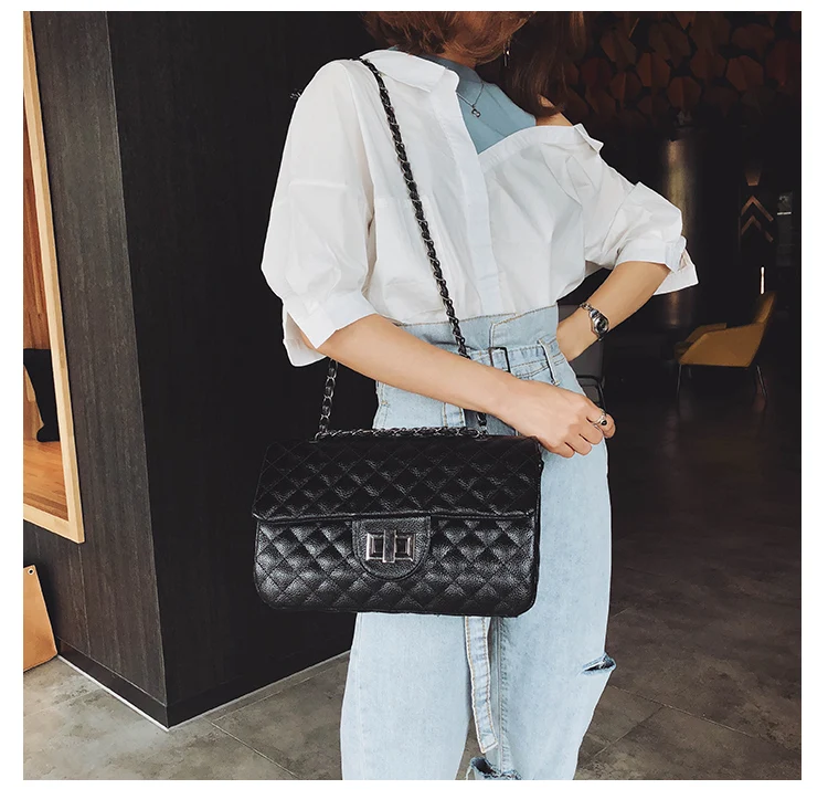 Женская сумка Большая вместительная кожаная кошелек черная стеганая через плечо