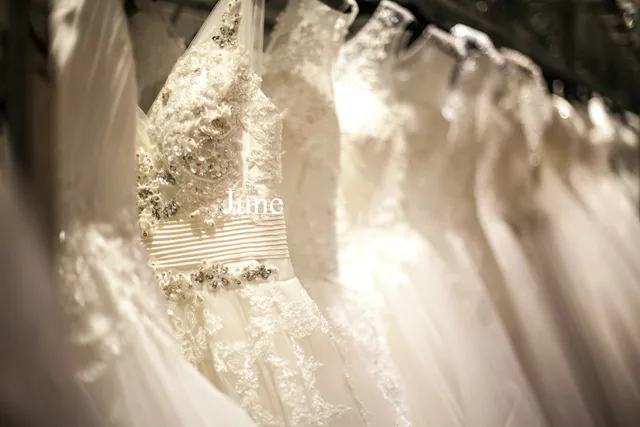 Vestido de noiva de luxo com miçangas Vestidos de noiva Dubai Árabe Royal  Train Lantejoulas Vestido de noiva Aibye Vestidos de noiva 2021 Vestido De