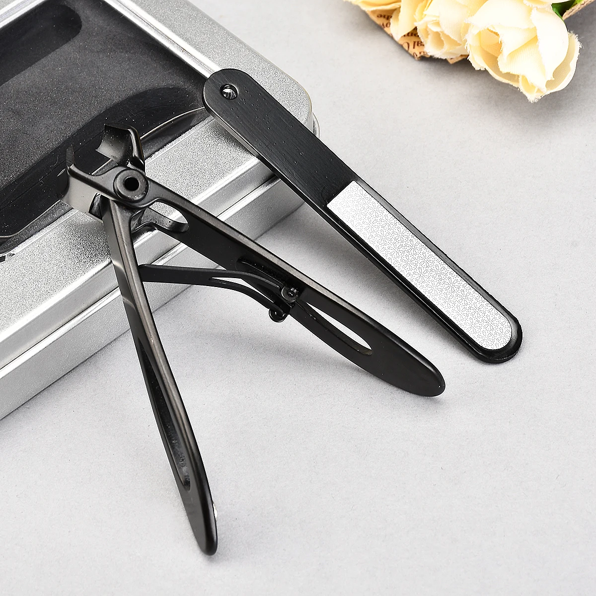 

BeautyBigBang 2pcs/set stainless steel nail file portable multifunctional solid color nail clippers set BB2