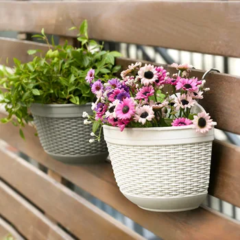 

Plastic Wall Hanging Semi-circular Flower Pot Fence Hanging Woven Flower Pot RT88