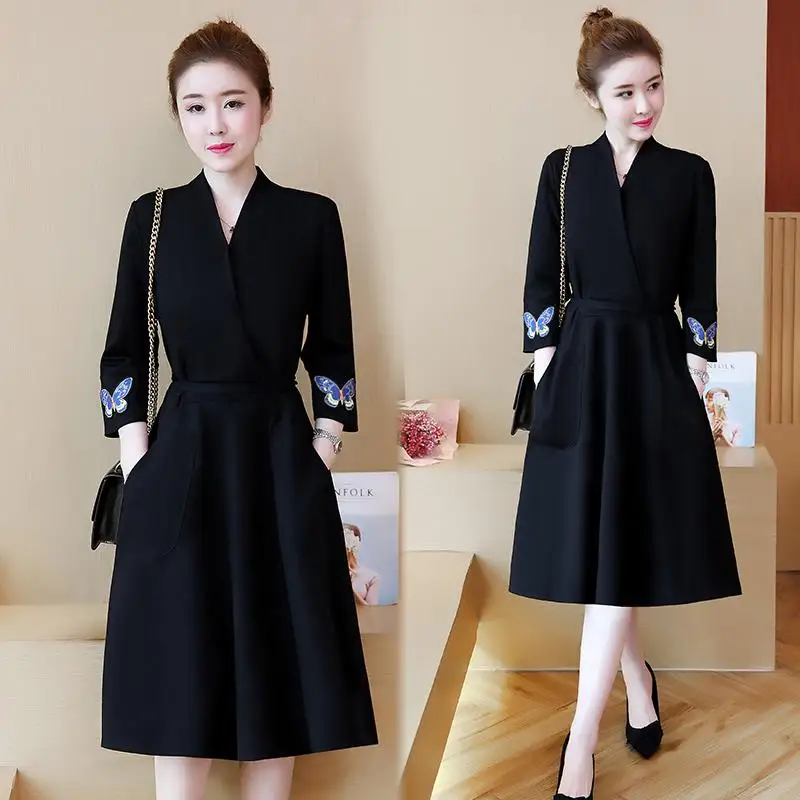 

XL-5XL Autumn Winter Large size Office Dress 2019 Women Fashion V-neck OL Dress Lady Embroidered Loose 4XL Plus Size Party Dress