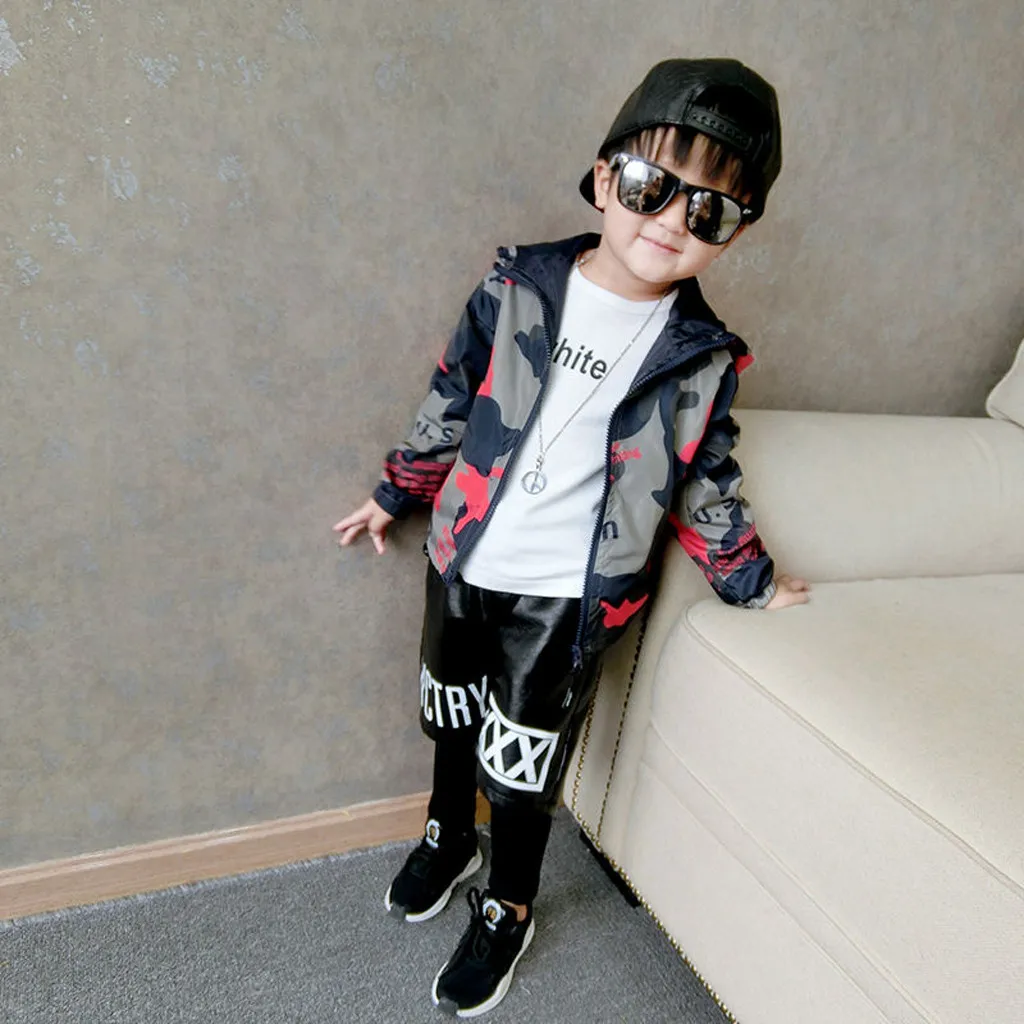 Камуфляжная куртка для маленьких мальчиков Весенне осенняя ветровка с капюшоном