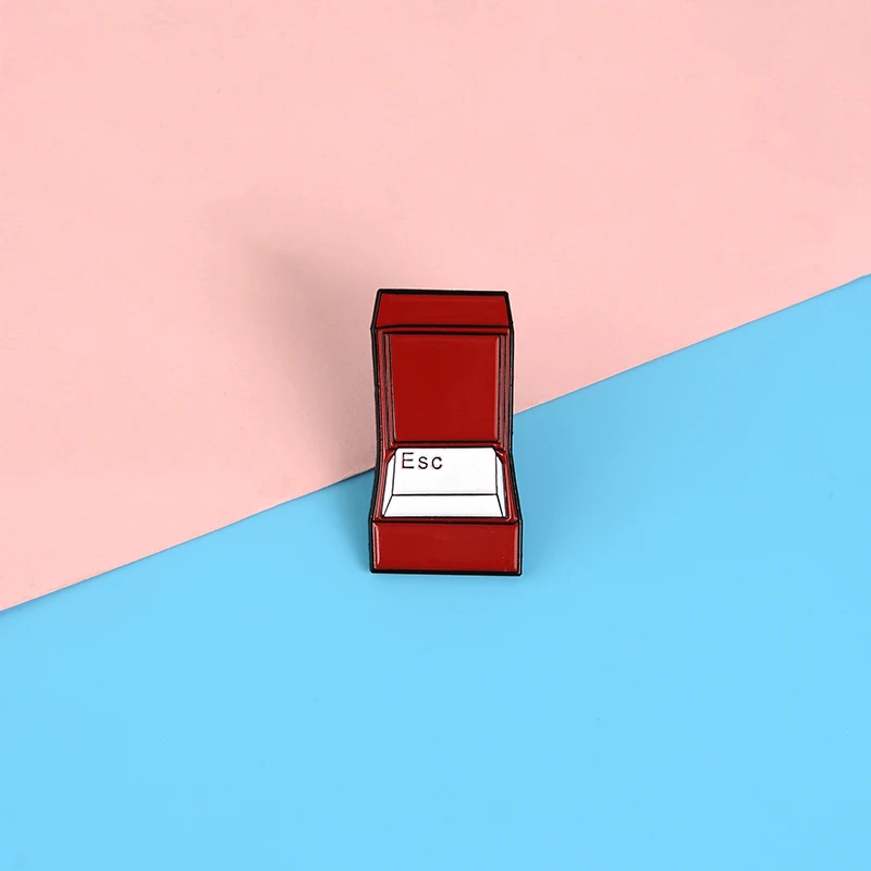 

Computer Button Pins Fun Design ESC in Red Box as Wedding Gift Badges Brooches Bag Accessories Pins Jewelry Gifts for Friends