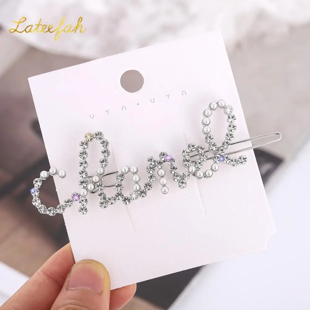 

Lateefah Personalize Customized Fashion Simple Letter Hair Accessories Crystal Pearl Shiny Diamond Hairpin Bangs Buckle Clip