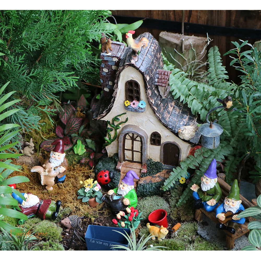 RGJGTGSW 60Pcs Mini Resin Elf Fairy Garden Accessories, Glow in The Dark  Little Briquettes Elves Miniature Figurines, Micro Landscape Gnomes  Dollhouse