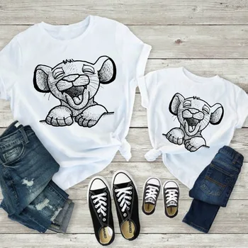 

The new Lion King family portrait T-shirt mother and daughter clothing father and son clothing T-shirt funny creative T-shirt