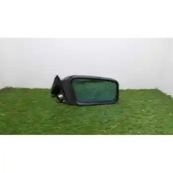 

69857 Right rearview Saab 900 Saloon