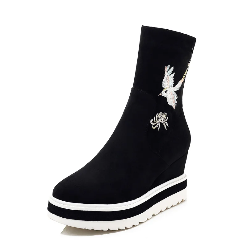 

Fashion warm Women Mid Calf Boots Handmade Embroidery Ethnic Style Black Embroider Women Snow Boots Wedge Heel Warm Shoes Women