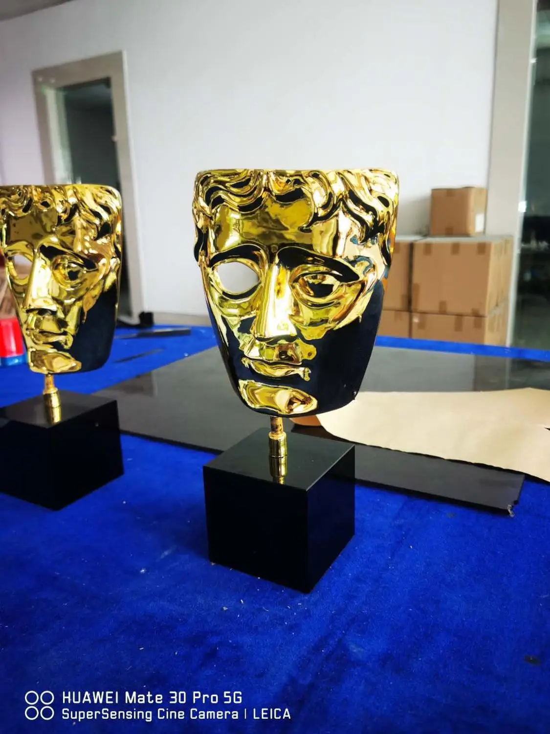 BAFTA Awards, Metal replica BAFTA Awards ,Britsish Academy Film Awards for Celebrations Gif 2