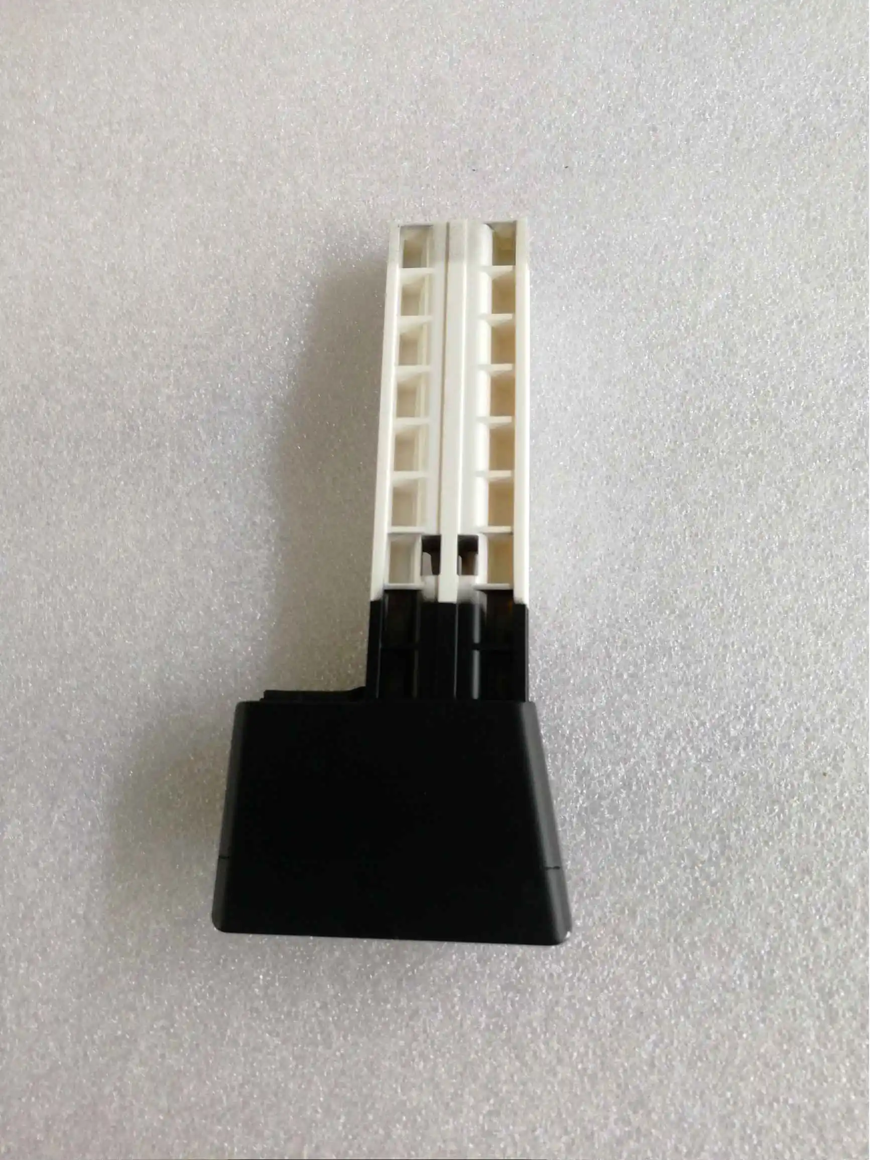 Good Quality Parking Brake Release Lever For V W Touareg 7L 2003-2010 OEM:7L6711878F 7L6 711 878 F