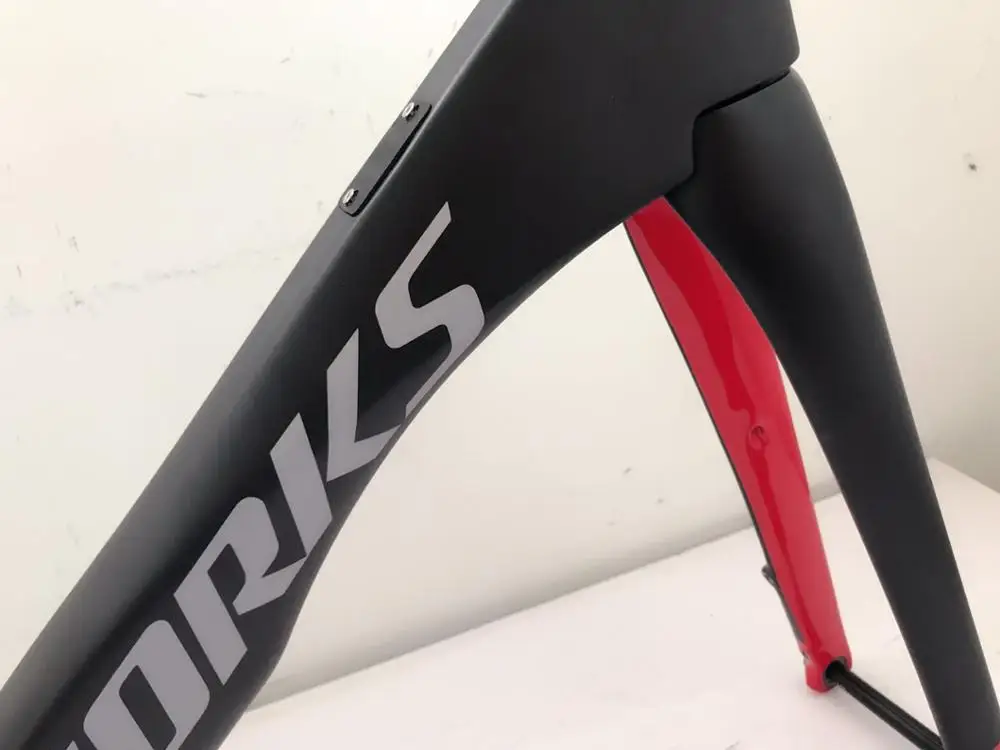

2019 new Carbon Road Frame Di2&Mechanical Carbon Frame Bicycle Road Bike Frame Racing Bike Frame Fork+Seatpost+Headset