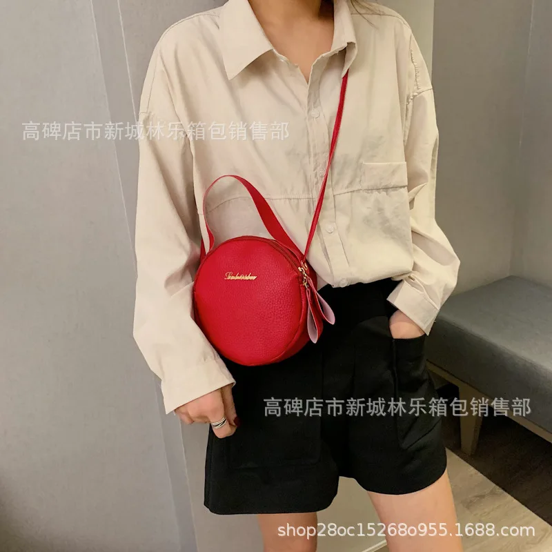 

Cute Small round Bag Shoulder Diagonal Portable Makeup Bag Small Bag Versatile Fashion Bag