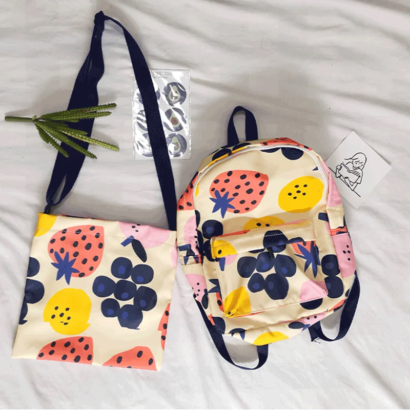 

Simple Qualities Comfortable Girl Waterproof Polyester Backpacks Cute Strawberry Printing Female Students Backpack Bag