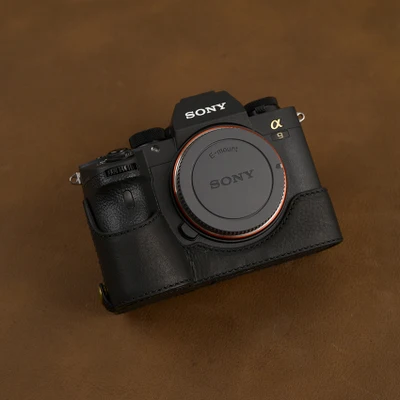 Черный Ручная работа фото камера натуральная кожа сумка корпус чехол для sony A7R4 A7RM4 A7RIV A74 Alpha 7RIV ILCE-7RM4 защитный чехол - Цвет: Черный