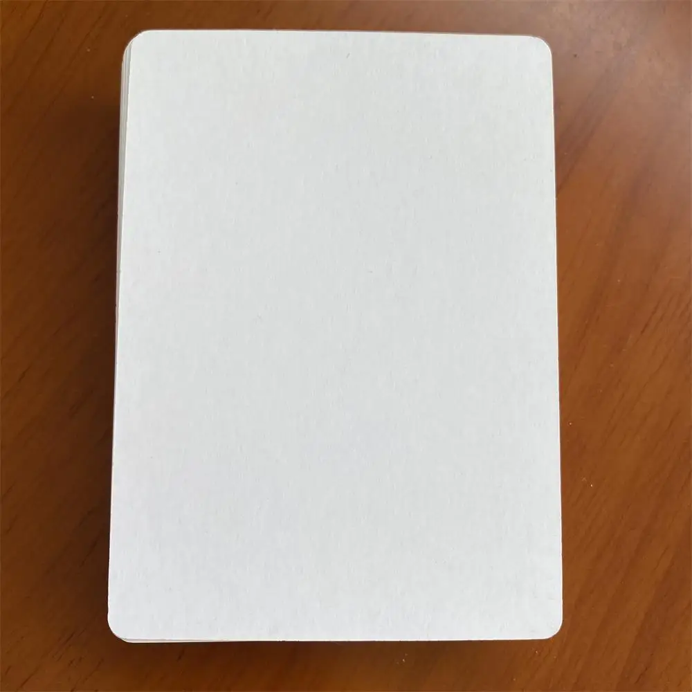 una nuova serie di 50 Bianco carte da gioco - in bianco su entrambi i lati! Vuoto Carte da gioco 