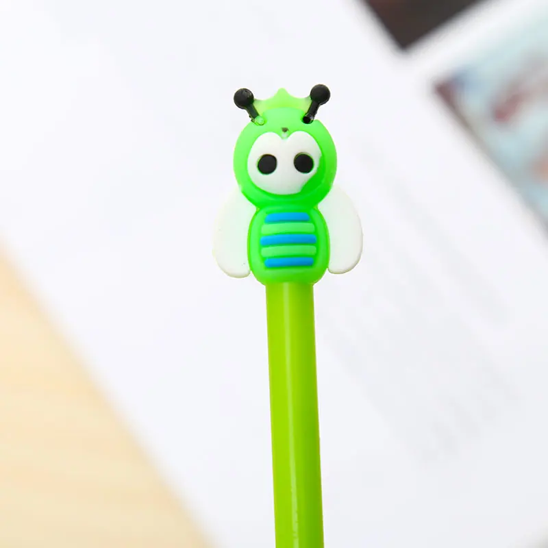 green 1pcs Милые, миленькие в японском стиле(«Каваий»), Медоносная пчела животного гелевые ручки забавные креативные Канцтовары Школьные Канцелярские товары стационарный вещь синего цвета с черными чернилами Классическая приковывающая взгляд - Цвет: green 1pcs