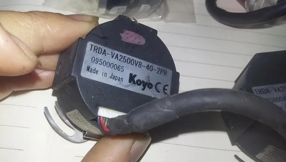 TRDA-VA2500V8-40-2PR используется в хорошем состоянии энкодера