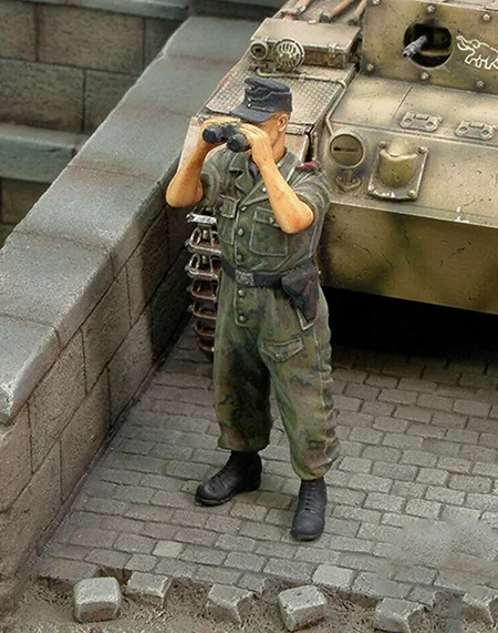 

1/35 ancient stand man officer watch ( ONE FIGURE ) Resin figure Model kits Miniature gk Unassembly Unpainted