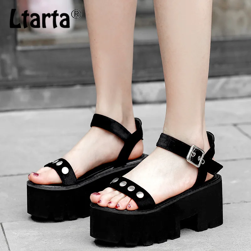 

LTARTA 2019 New European Magazine Catwalk Willow Nail Cake Thick Bottom One Word With Slope Heel High Heel Sandals JXQ-L3800-3