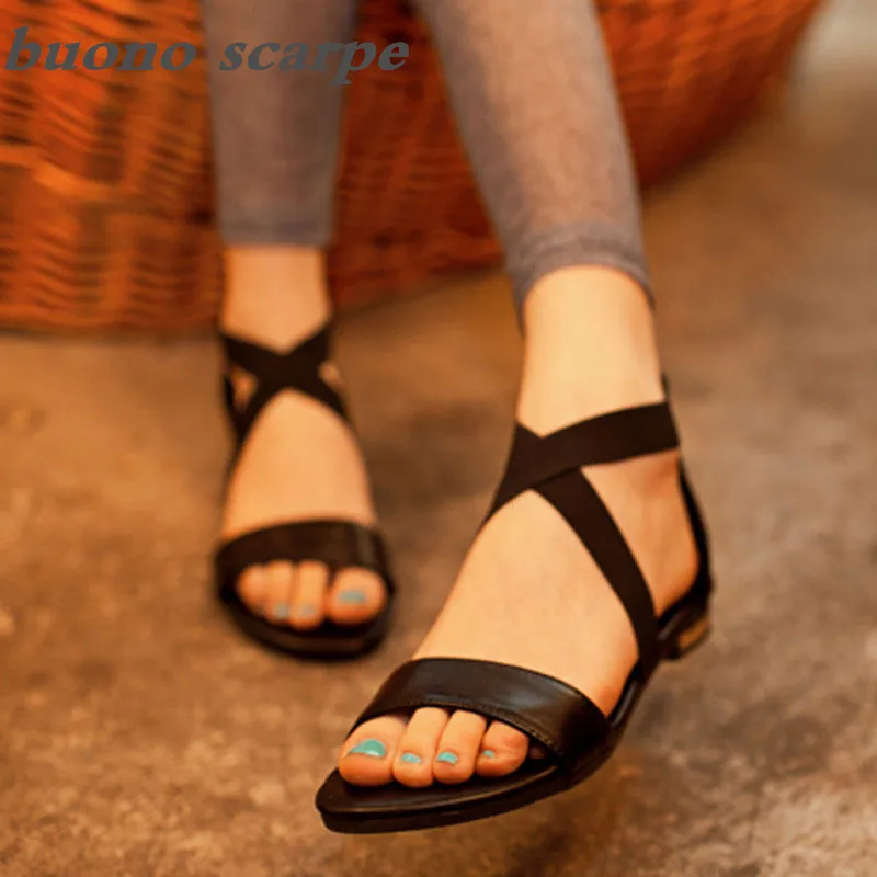 

Summer new black leather square low heel women's sandals