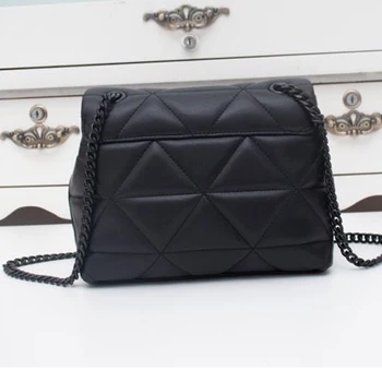 

2020 new luxury designer Lingge chain fashion sheepskin women's bag single shoulder portable messenger bag leather small square