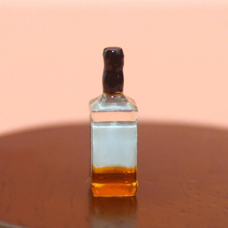 RC Car Accessories Decoration Mini Resin Whisky Bottle Model for 1/10 Rock Crawler Axial SCX10 TAMIYA C01 RC4WD D90 TF2 TRX4