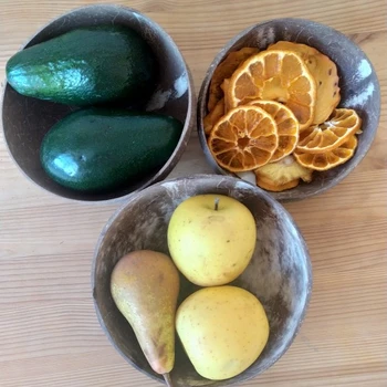 

New Design coconut shell Bowl Fruit Salad Noodle Rice Bowl Handicraft Decoration Natural Coconut Fruit Bowl Kitchen Accessories