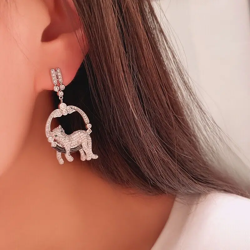 

Luxury Full Diamond Leopard Pendant Drop Earrings 18k Platinum Plated Women Dangle Earings White Gold Elegant Dangling Earrings