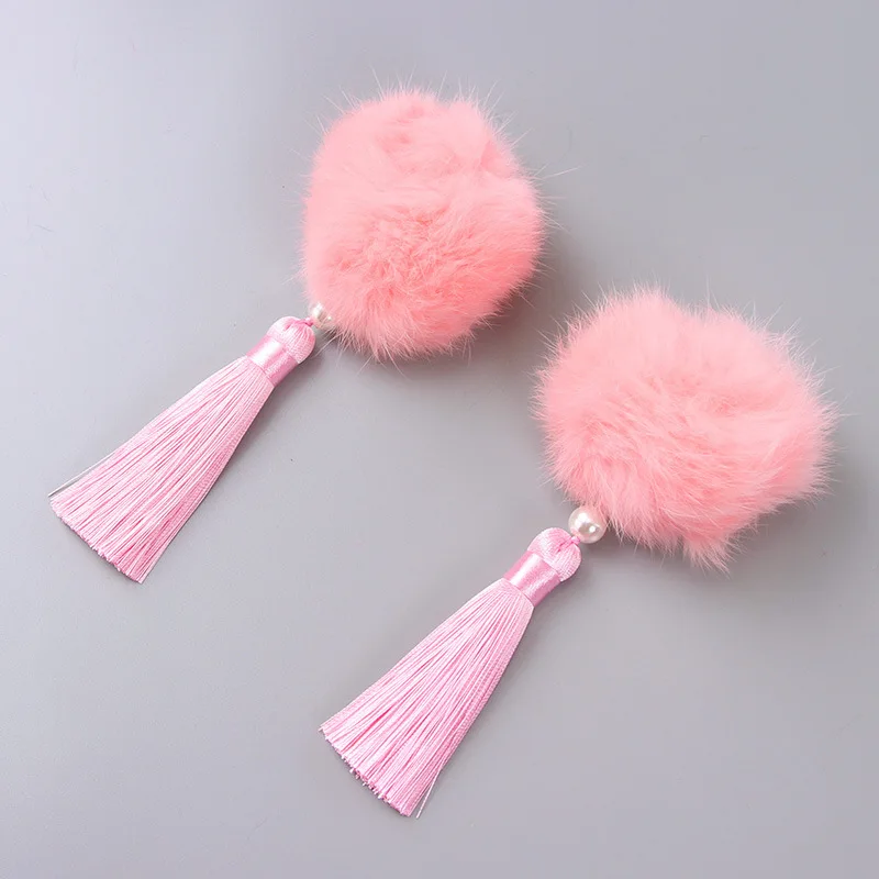 Очень красивая детская шпилька с бахромой и цветами - Цвет: Pink fur ball