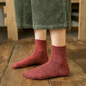 

Socks New Fashion Lady Yarn Design Creative Knitted Retro Socks For Spring Autumn Winter Female Solid Socks Meias
