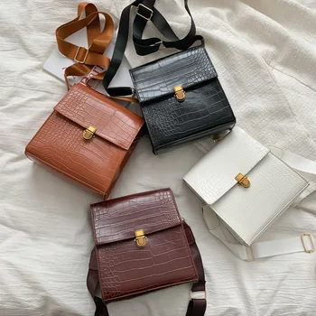 

2020 women's fashion shoulder bag net red small black female bag new texture messenger bag female wild ins