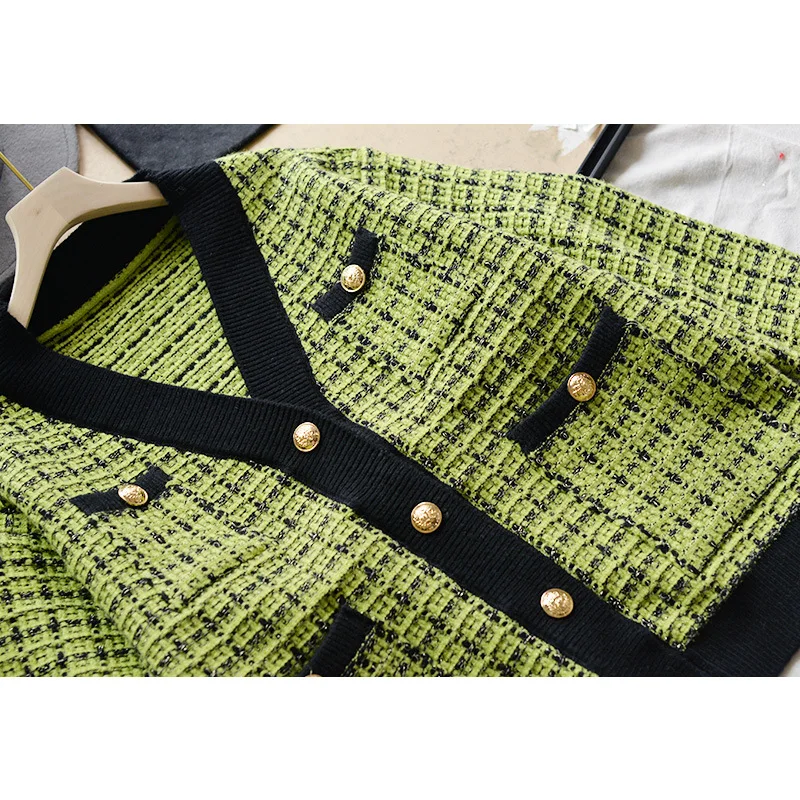 11897405858_718318349