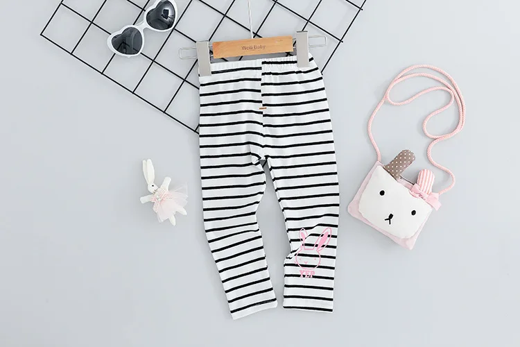 Комплекты детской одежды весенне-осенняя одежда для маленьких девочек костюмы для младенцев футболка с капюшоном и рисунком штаны в полоску костюм для отдыха для малышей