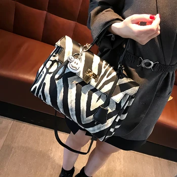 

Retro Zebra Pattern Soft Leather Handbags 2020 Autumn New Large Capacity Lock Hit Color All-match Single Shoulder Messenger Bag