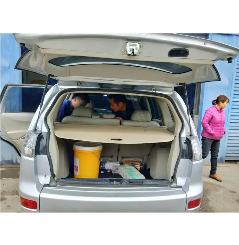 Машины с задним багажником. Тойота 200 с открытым багажником. Митсубиси л200 багажник. Митсубиси аутлендер 2007 багажник. Субару форестер 2008г багажник.