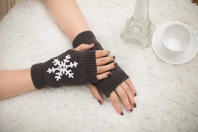 AliExpress перчатки со снежинками Хэллоуин стиль вязаные перчатки половина пальцев вышитые цветные теплые перчатки