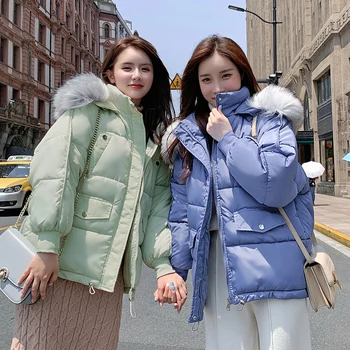 

QIMAGE Newest Winter Women Short Parkas BIg Fur Solid Color Thick Warm Winter Parkas Plus Size Jacket Parka Bat Sleeved Jacket