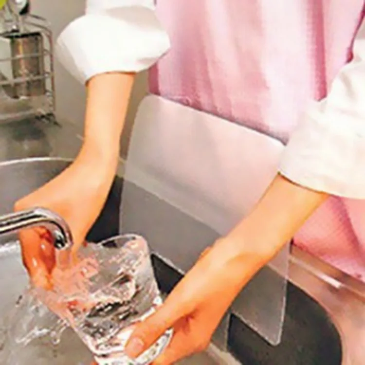 Creative Kitchen Sink Anti-spill Baffle Splashboard(with Sucker) Wash Dishes Kitchen Gadgets