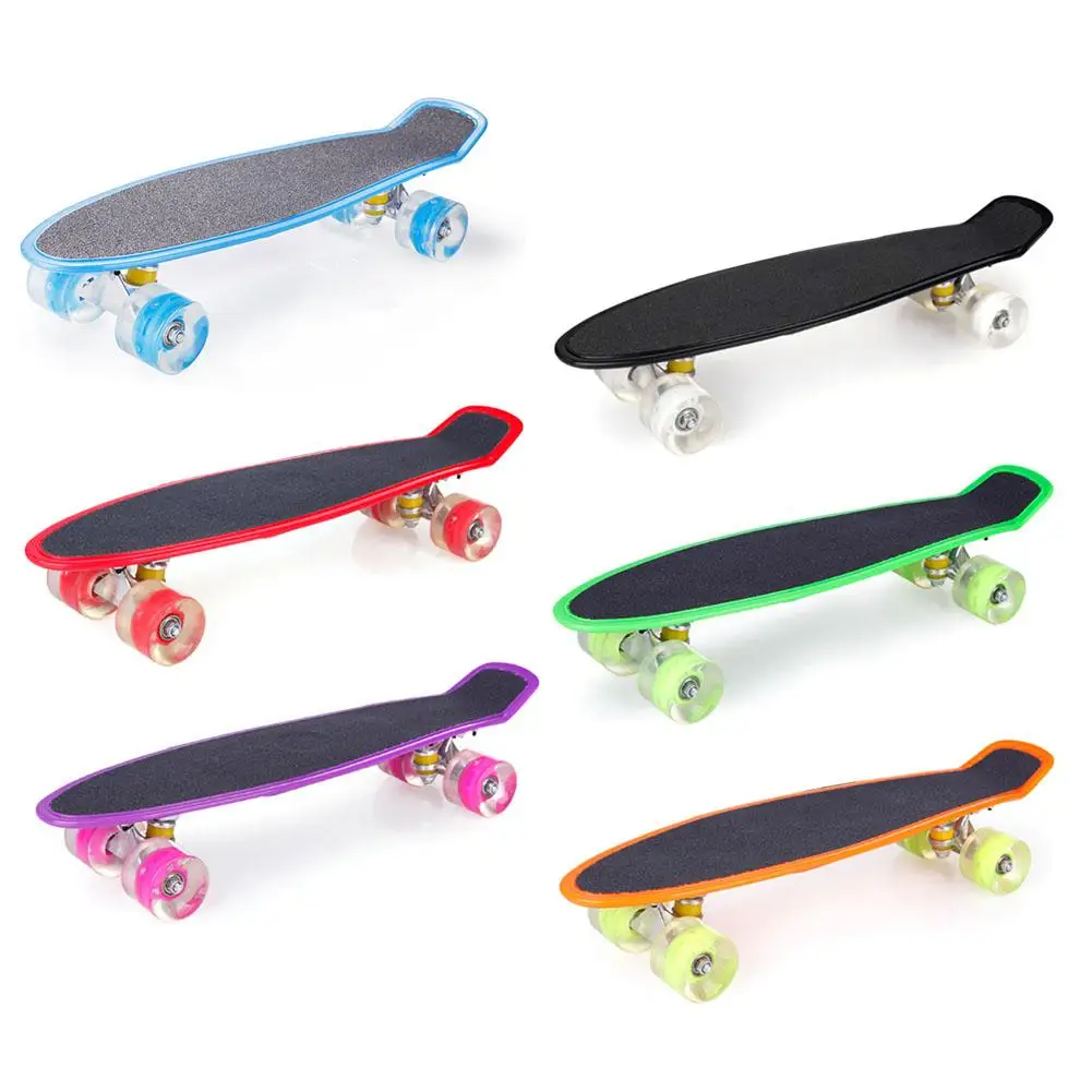 22in Skateboard Cruiser Board Kids Portable Skateboard with LED Light up Wheels Perfect for Adult Teenagers Outdoor Entertain