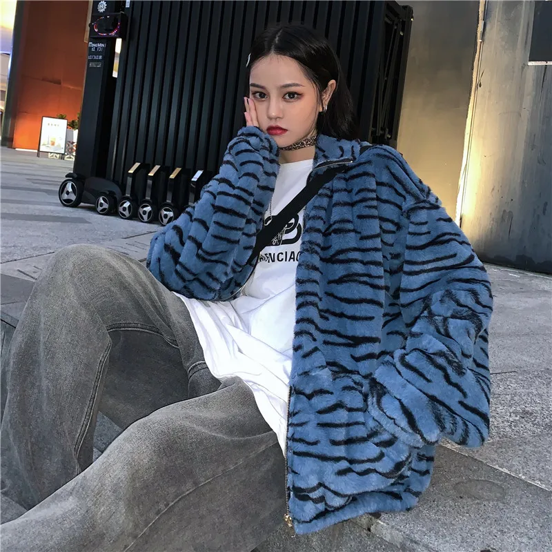 LMCAVASUN Harajuku зимние теплые пальто для женщин модные плюшевые куртки на молнии с карманами Зебра Полосатая парка верхняя одежда пальто