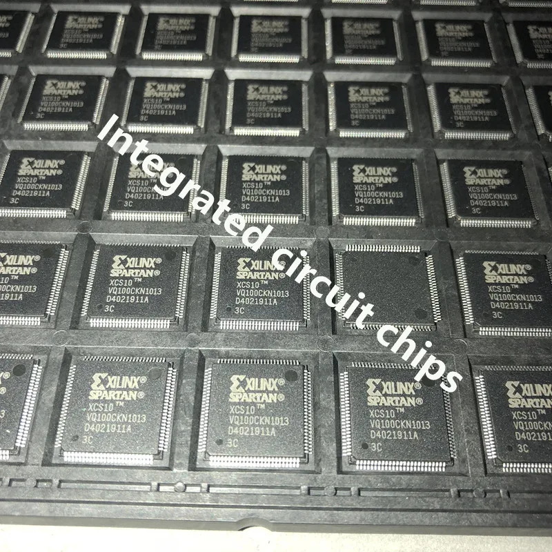 XCS10-3VQ100C XCS10-3VQG100C XCS10 новая Оригинальная микросхема |
