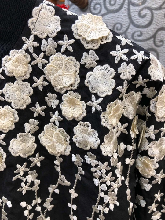 Early Autumn New Women's Circle Neck Embroidery Flower Painting Decorative Zipper Jacket Short Jacket 917