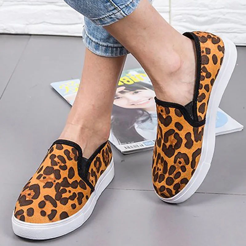 Leopard Модная женская кожаная обувь из змеиной кожи; удобная обувь на плоской подошве с закрытым носком; женские лоферы; повседневная женская обувь на резиновой подошве; большой размер 43 - Цвет: Leopard