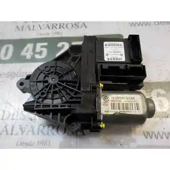 

WINDOW MOTOR FRONT RIGHT VOLKSWAGEN GOLF V SALOON (1K1) 1K0959701AK 1K0959793J 22 PINS + 21 PINS