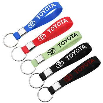 

1 PCS silicone Luminous keychain Car key ring key chain For toyota corolla chr auris rav4 yaris avensis Car styling accessories