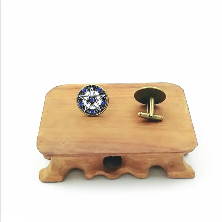 

2019 New Fashion Retro Style Jewelry Five-pointed Star Cufflinks,